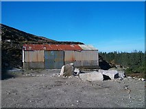 J3729 : Corrugated iron shed at Thomas's Mountain Granite Quarry by Eric Jones