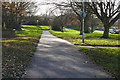 Walkway to Wildridings shops, Bracknell