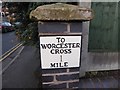 To Worcester Cross 1 Mile