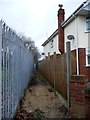 Public footpath to Chingford Avenue
