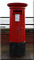 TA1866 : Elizabeth II postbox on the Esplanade, Bridlington by JThomas