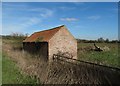 Old farm building by White Gate, Tetford