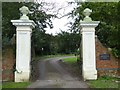 SO8835 : Gate Pillars, Shuthonger House by Philip Halling