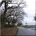 Crossroads south of East Stoke