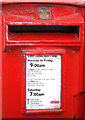 Detail, Elizabeth II postbox on Hamilton Road, Newmarket