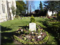 St Peter, Bengeworth: churchyard