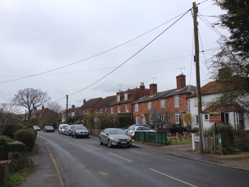 Maytham Road, Rolvenden Layne © Chris Whippet :: Geograph Britain and ...