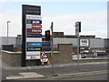 NT2271 : Edinburgh West Retail Park by M J Richardson