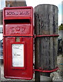 Elizabeth II postbox on Station Road, Hatton