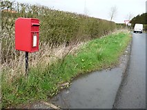 SE5360 : Post box at Brickyard Cottages by Christine Johnstone