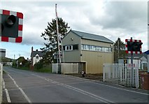 SO4383 : Craven Arms Crossing signal box by Alan Murray-Rust