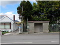 Tonna Uchaf bus stop and shelter, Tonna