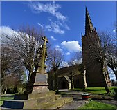 SP2089 : Coleshill: St.Peter and St. Paul's church and war memorial by Michael Garlick