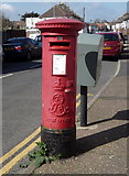 TG5204 : Edward VII postbox on Trafalgar Road East, Gorleston-on-Sea by JThomas