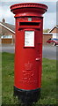 TG4803 : Elizabeth II postbox on Rainworth Close, Belton by JThomas