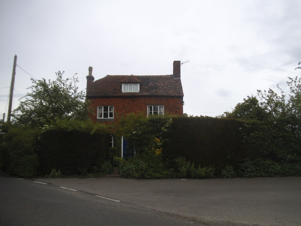 House on Tonbridge Road, East Peckham © David Howard Geograph