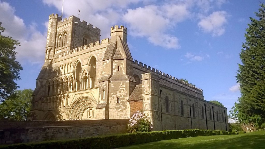 Dunstable Priory © Chris Andrews :: Geograph Britain and Ireland