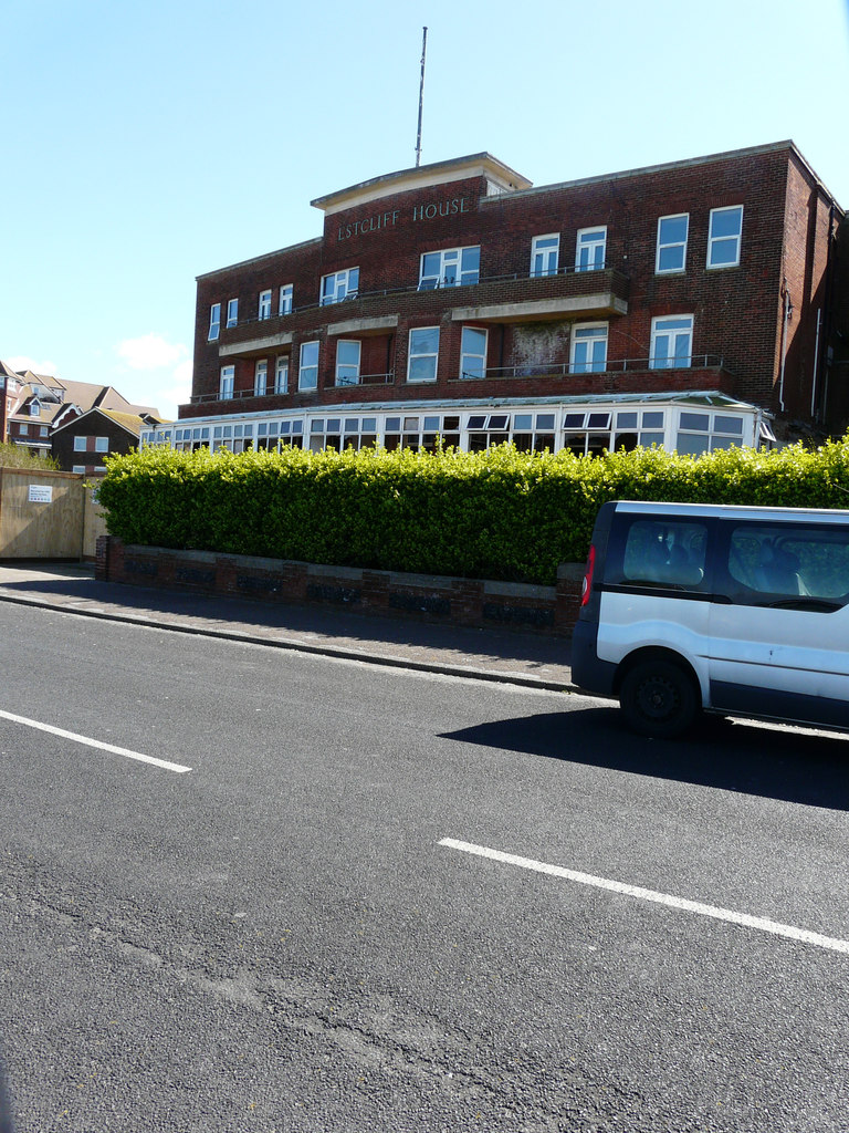 Westcliff House, 37, Sea Road © John Baker Geograph Britain and Ireland