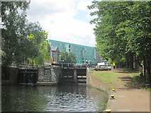 TQ3682 : Mile End Lock, Regent's Canal by John Slater