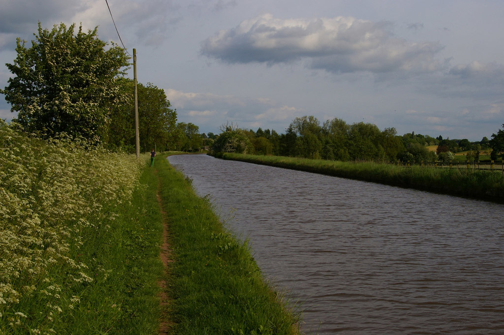 Shropshire Union Canal between Audlem... © Christopher Hilton ...