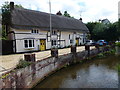 Thatched terrace in the centre of Pewsey