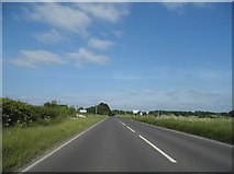 SU6388 : Crossroads on Crowmarsh Hill east of Crowmarsh Gifford by David Howard