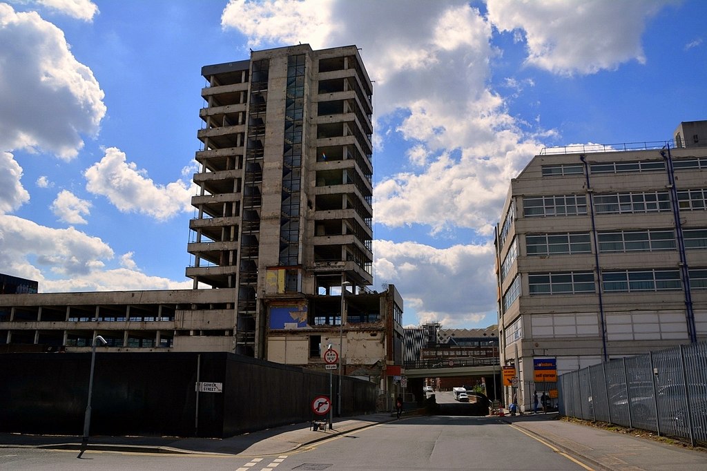 british-gas-building-new-york-road-mark-stevenson-geograph