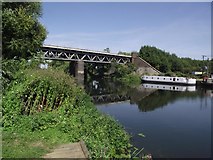 SP0444 : Railway bridge over the River Avon by Tim Glover