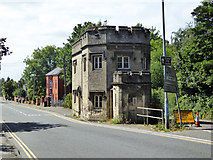 ST9961 : Shane's Castle, Bath Road, Devizes by Robin Webster