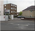 High vehicles direction sign, Mill Road, Salisbury