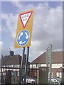 UK Give Way To The Right Mini Roundabout Sign