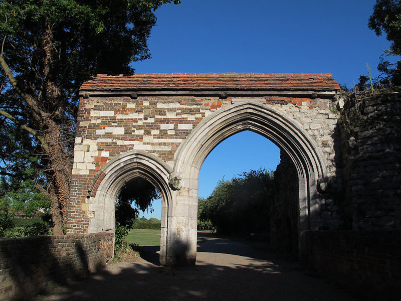 Waltham Abbey gatehouse © Stephen Craven :: Geograph Britain and Ireland