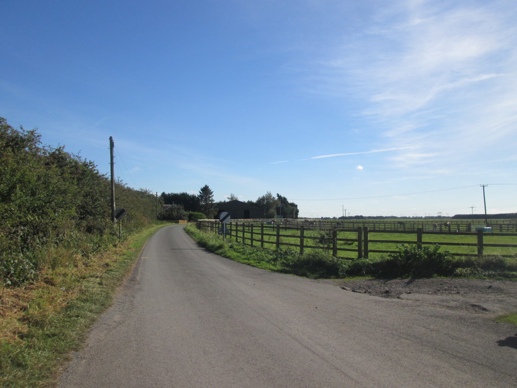 Moor Road towards Bridge Farm, Rawcliffe... © John Slater :: Geograph ...