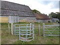 Footpath through Ryelands Farm