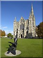 SU1429 : The statue, Walking Woman, at Salisbury Cathedral by David Smith