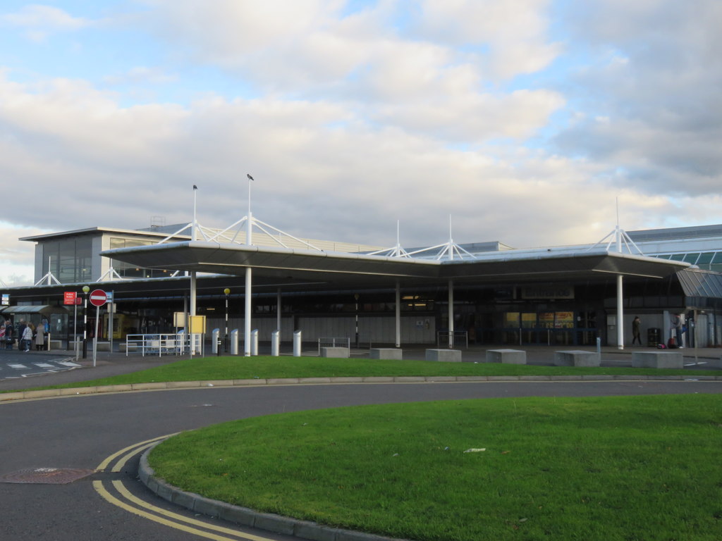 Terminal Building, Belfast International... © Richard Rogerson