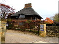 Thatched building, Back Lane, Broadway