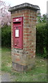 Elizabeth II postbox on Cambridge Road (A1301)