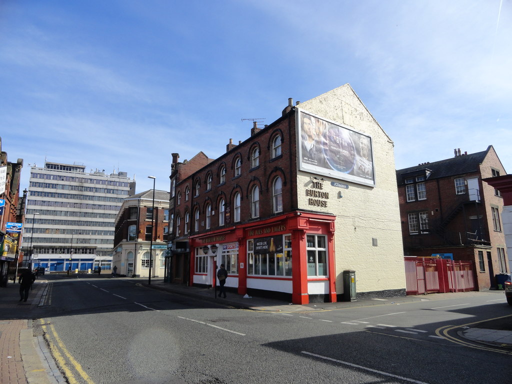 the-burton-house-robert-graham-geograph-britain-and-ireland