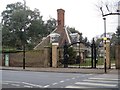 Avenue gate and lodge