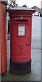 Elizabeth II postbox on Abbey Street, Nuneaton