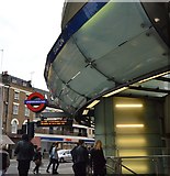 TQ3180 : Southwark Underground Station by N Chadwick