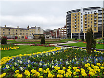TA0928 : Queen's Gardens, Kingston upon Hull by Bernard Sharp