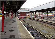 SJ8989 : Platform 3A, Stockport railway station by Jaggery
