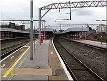 SJ8989 : Stockport railway station by Jaggery