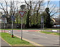 ILDIWCH/GIVE WAY sign facing Llanyravon Way, Llanyravon, Cwmbran