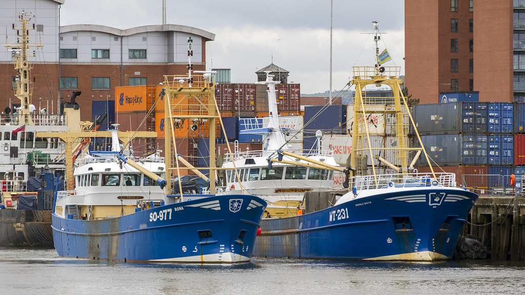 mussel dredgers, belfast © rossographer :: geograph ireland