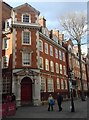 Building in Broad Court