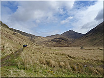 NG8300 : Gleann an Dubh-Lochain by Adam Ward