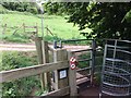 Approaching the foot of Hanham hills via footpath PHA22